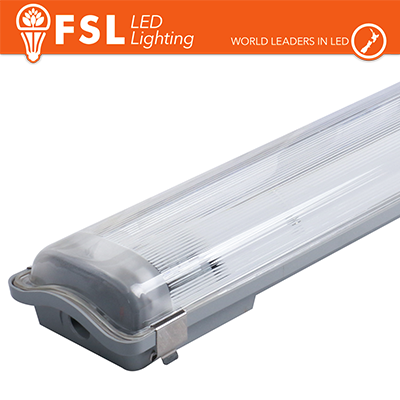 Plafoniera stagna porta tubo led t8 ip65 2*120cm attacco g13