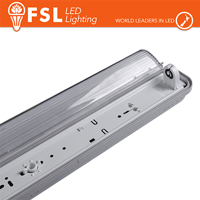 Plafoniera stagna porta tubo led t8 ip65 1*120cm attacco g13